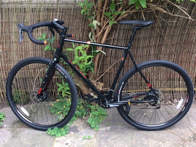 fuji jari 2.5 gravel bike